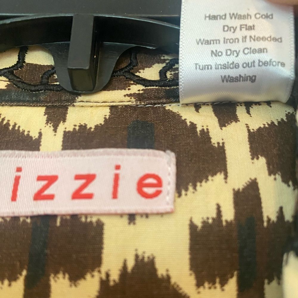 Tizzie Sz S Beige Brown Paisley Animal Print Flip Cuff Button Down Collar Shirt - Picture 4 of 7